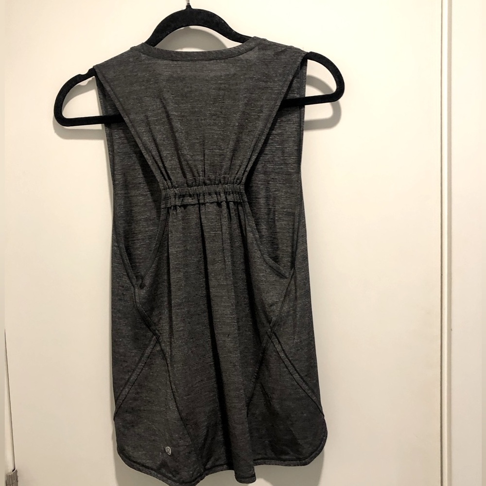 Lululemon racer back tank top, silvery grey colour with ruffle detail - size 6 - Picture 2 of 6